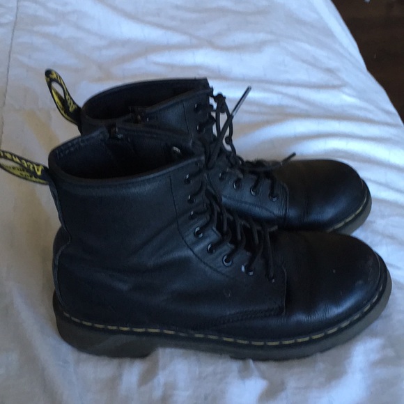 Dr. Martens Shoes - Black Doc Martens w zipper